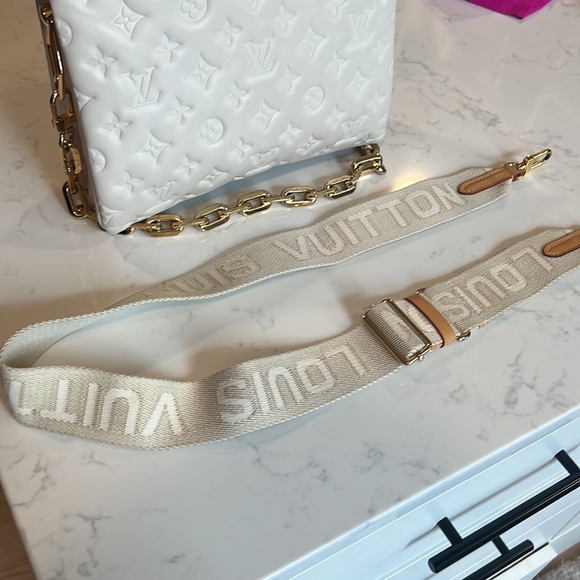 Louis Vuitton Coussin PM - Picture 14 of 15